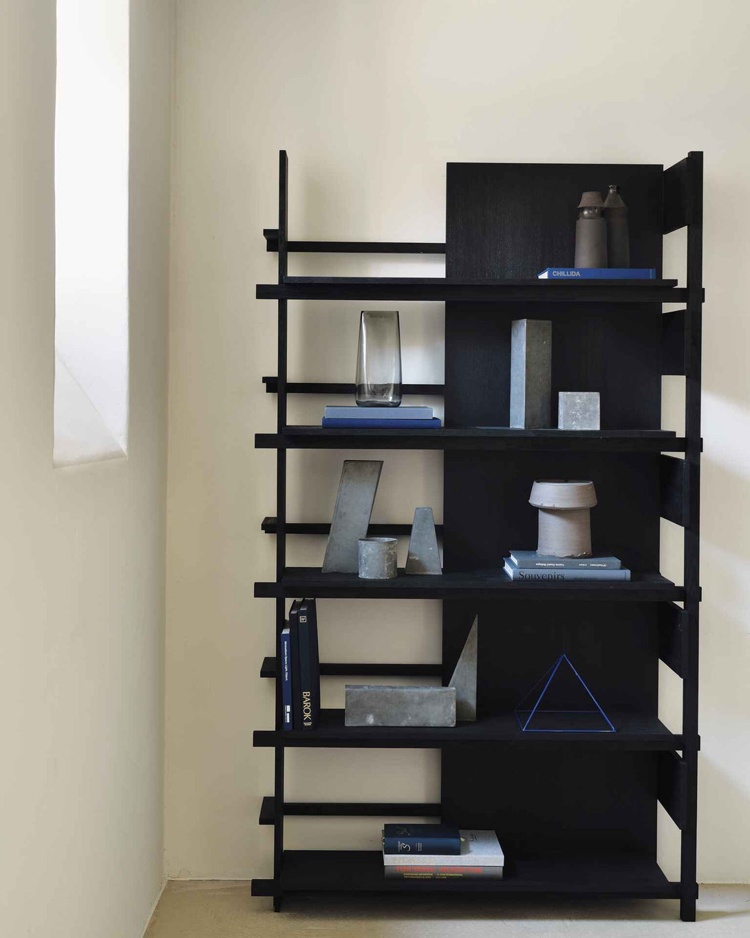 Ethnicraft Rack Abstract, teck noir, 123x35x210 cm