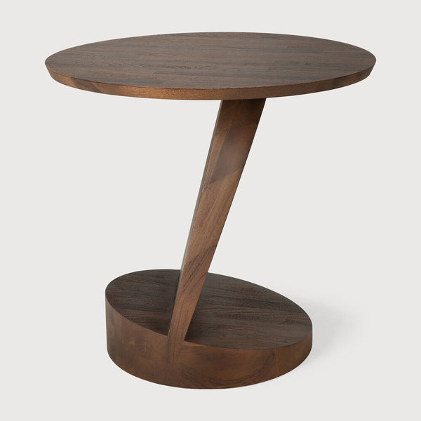 Table d’appoint Oblic d’Ethnicraft en teck brun sculptural-01