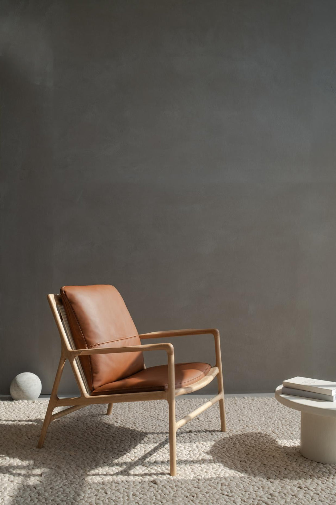Fauteuil/Chair Gazzda Dedo Easy en chêne massif avec assise en cuir Dakar Whisky ou Stone-03
