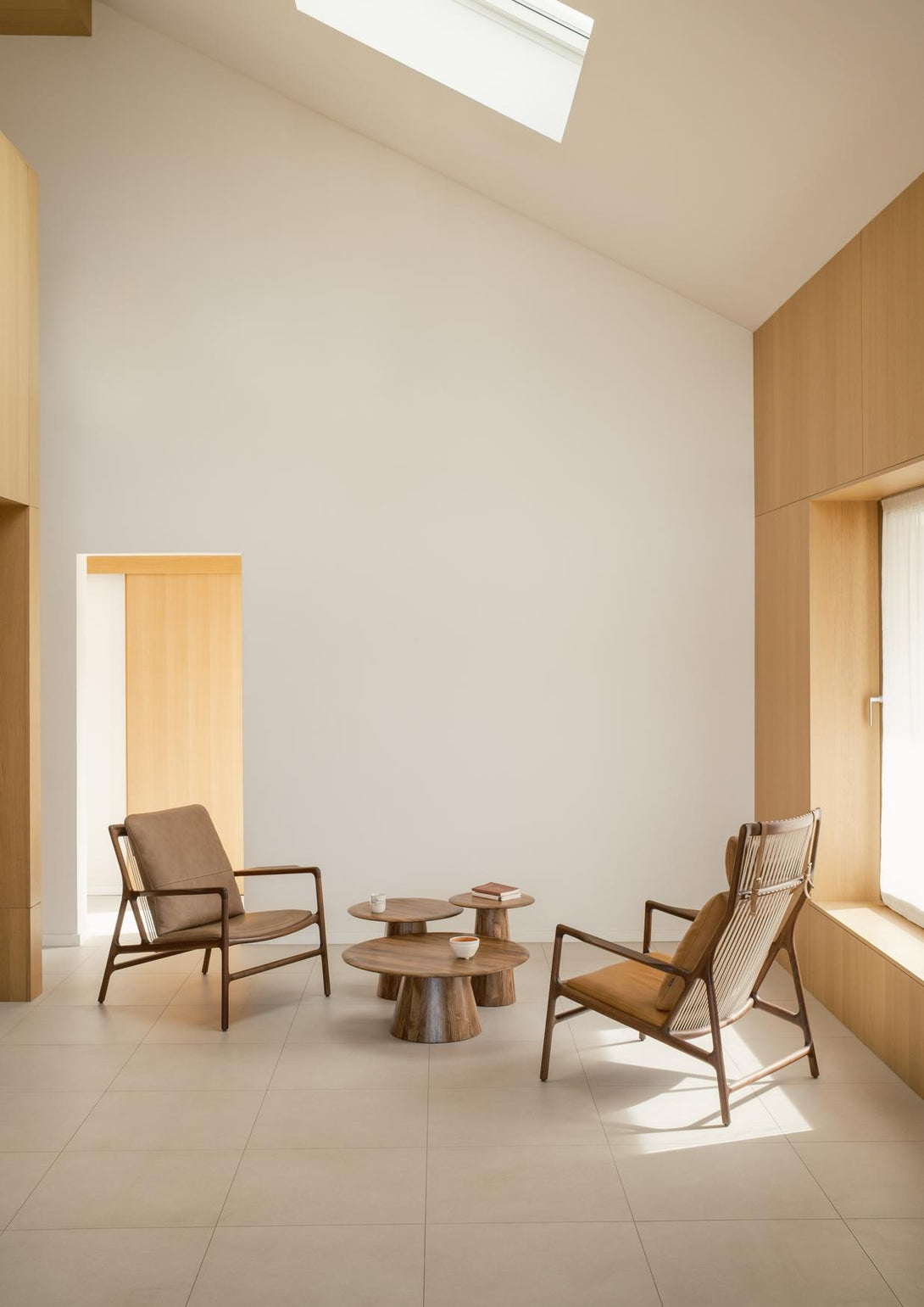 Fauteuil/Chair Gazzda Dedo Easy en chêne massif avec assise en cuir Dakar Whisky ou Stone-17