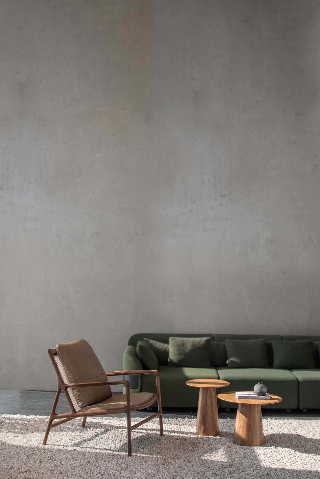 Fauteuil/Chair Gazzda Dedo Easy en chêne massif avec assise en cuir Dakar Whisky ou Stone-15