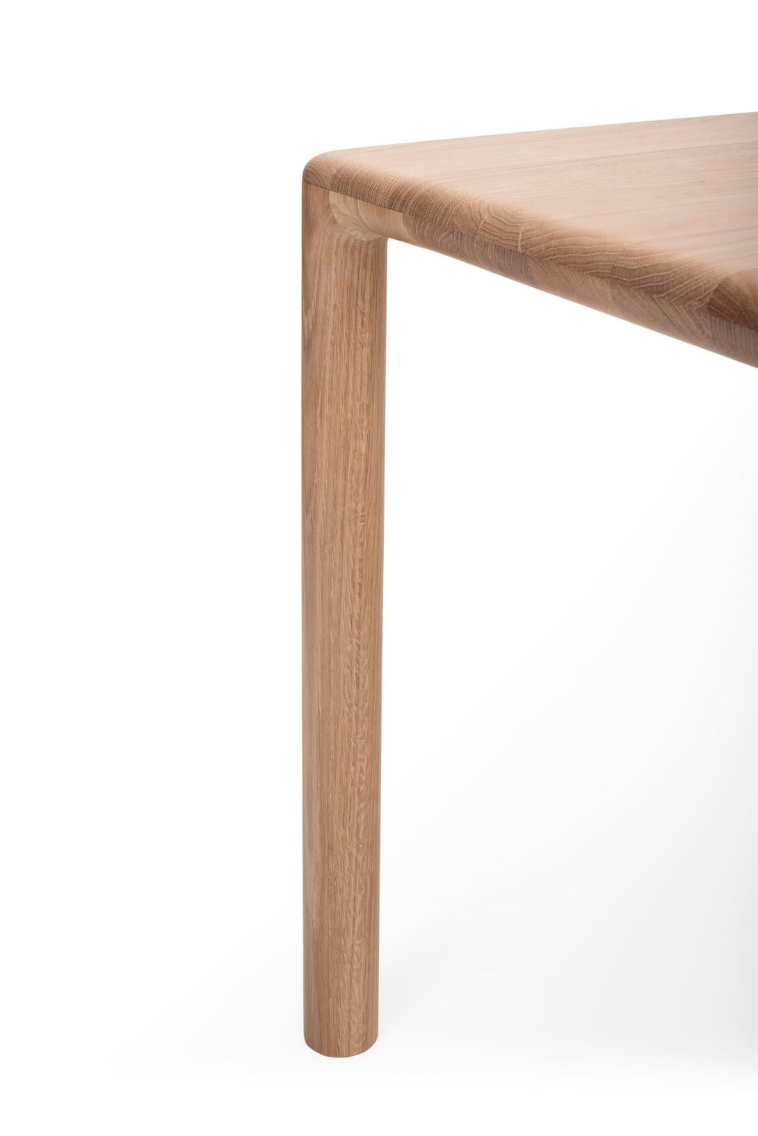 Table Gazzda Derven en chêne massif finition White Oil avec pieds d’angle arrondis-13