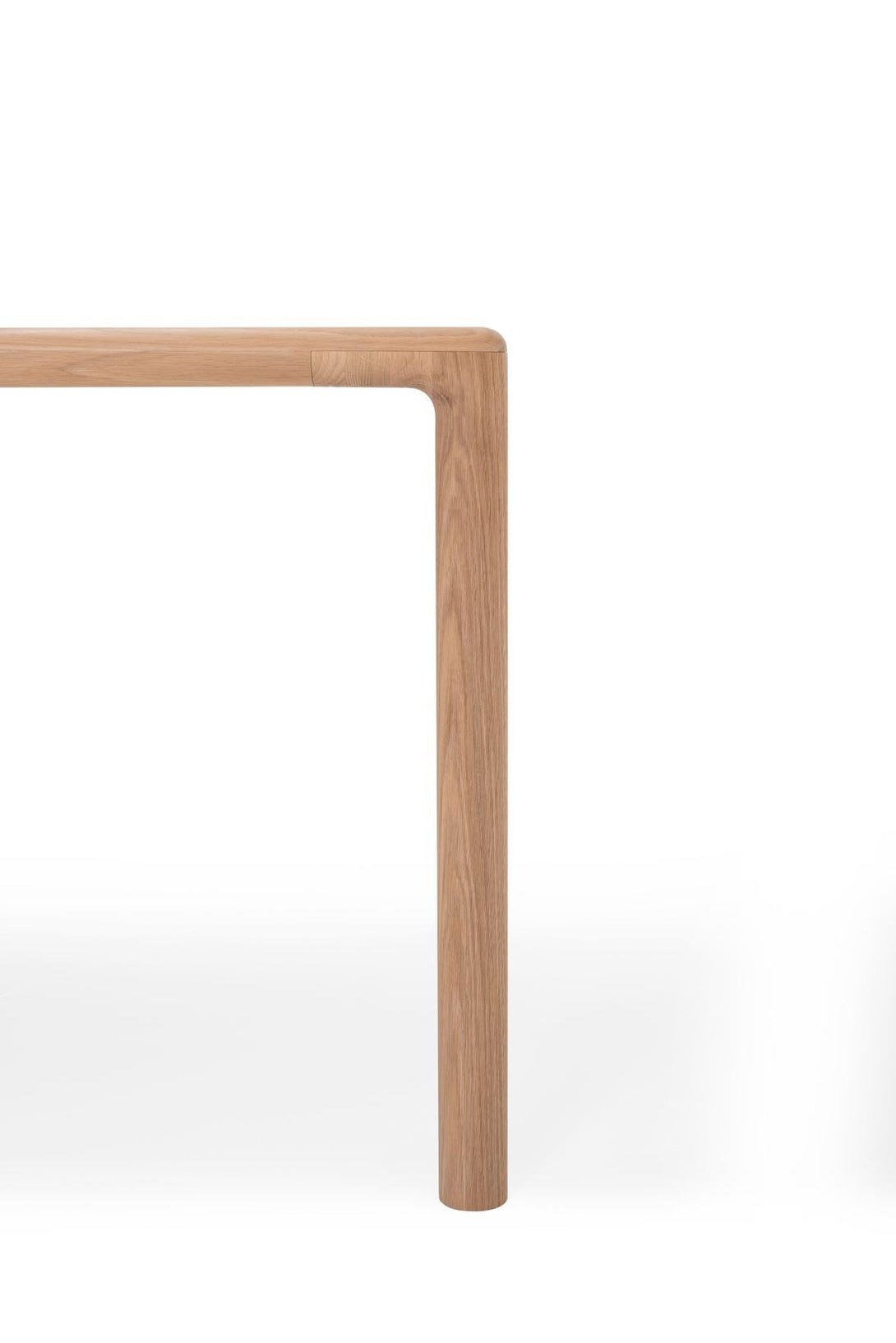 Table Gazzda Derven en chêne massif finition White Oil avec pieds d’angle arrondis-15