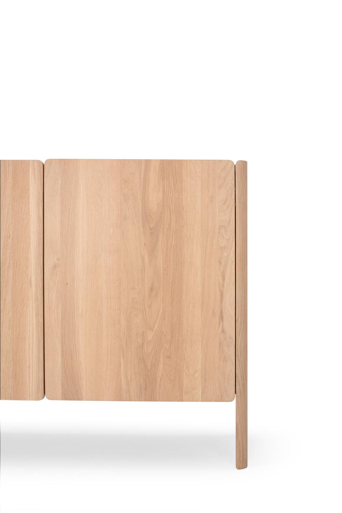 Buffet Gazzda Dvor en chêne massif design doux-08