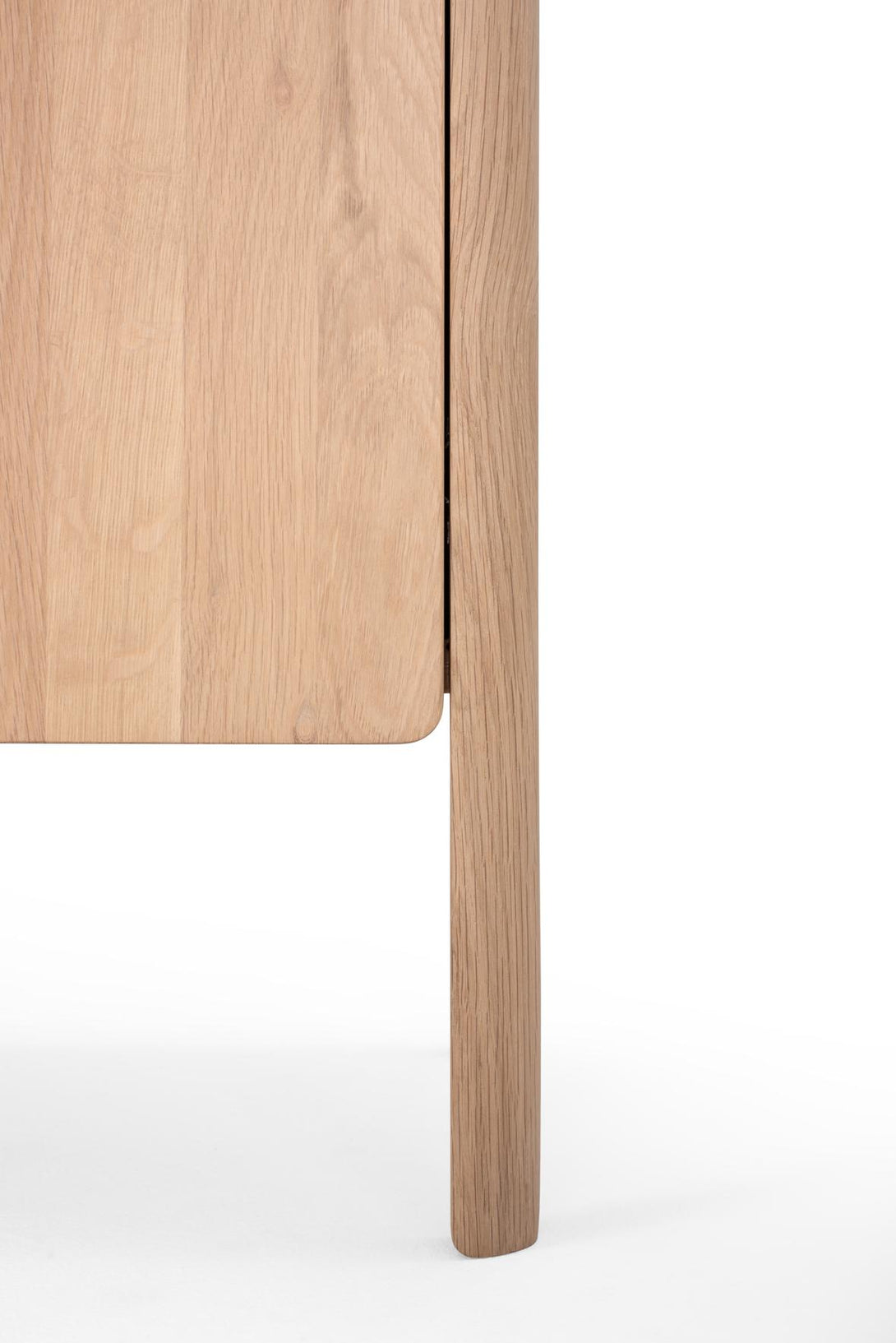 Buffet Gazzda Dvor en chêne massif design doux-10