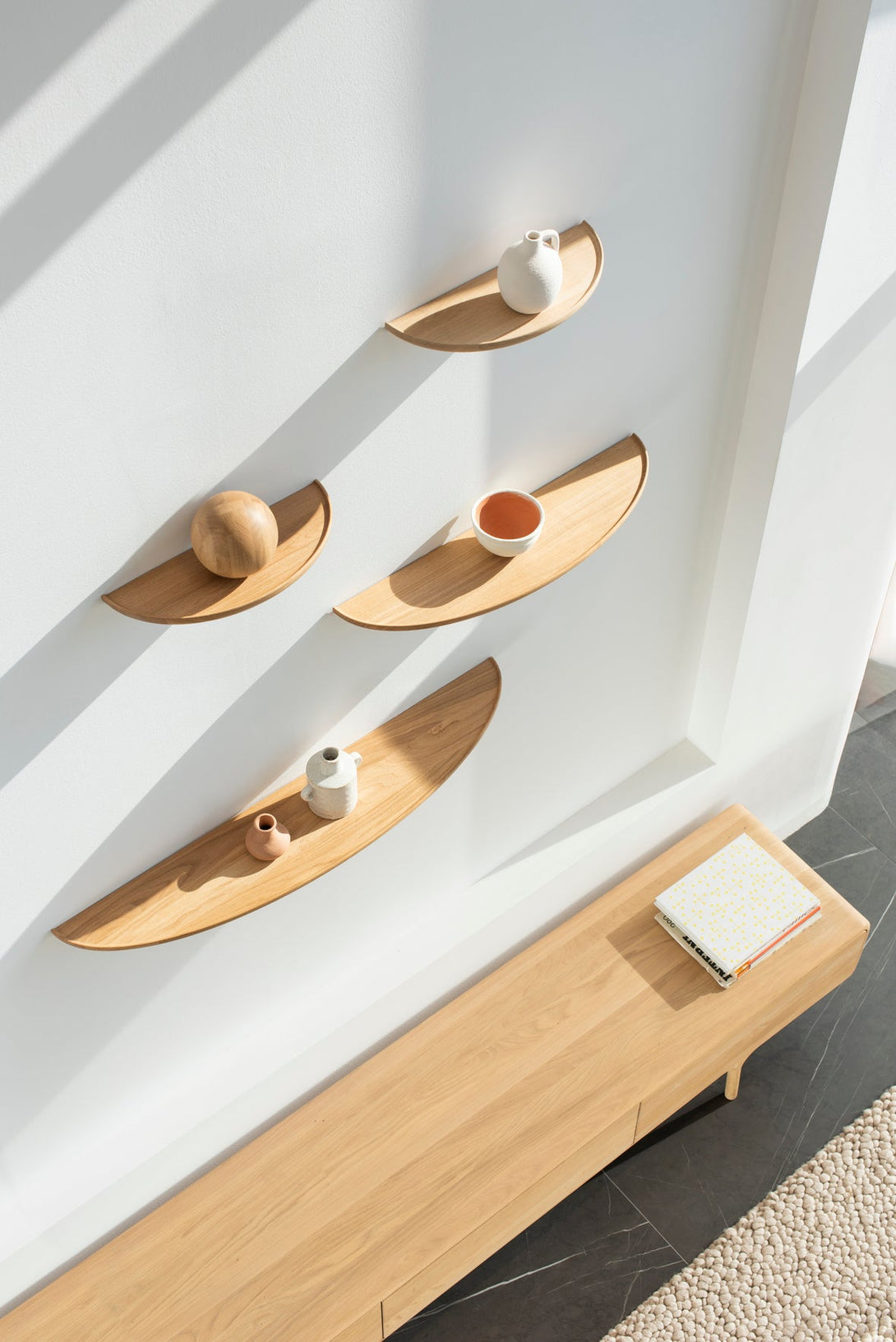 Meuble TV Gazzda Fawn 3 tiroirs en chêne ou noyer massif finition huilée-05