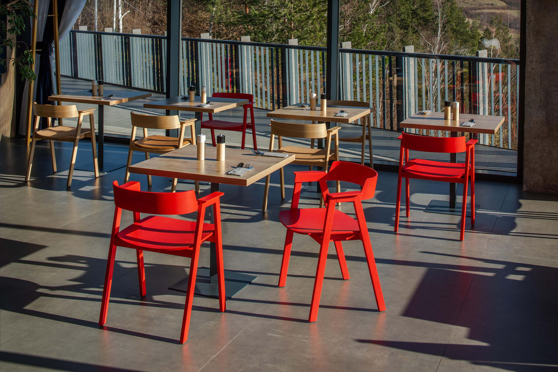 Chaise Gazzda Flip en chêne laqué avec accoudoirs pivotants et assise en cuir ou placage-43