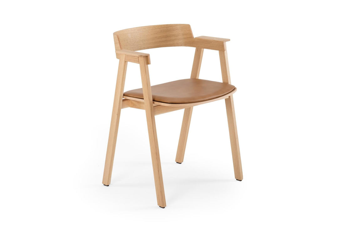 Chaise Gazzda Flip en chêne laqué avec accoudoirs pivotants et assise en cuir ou placage-01