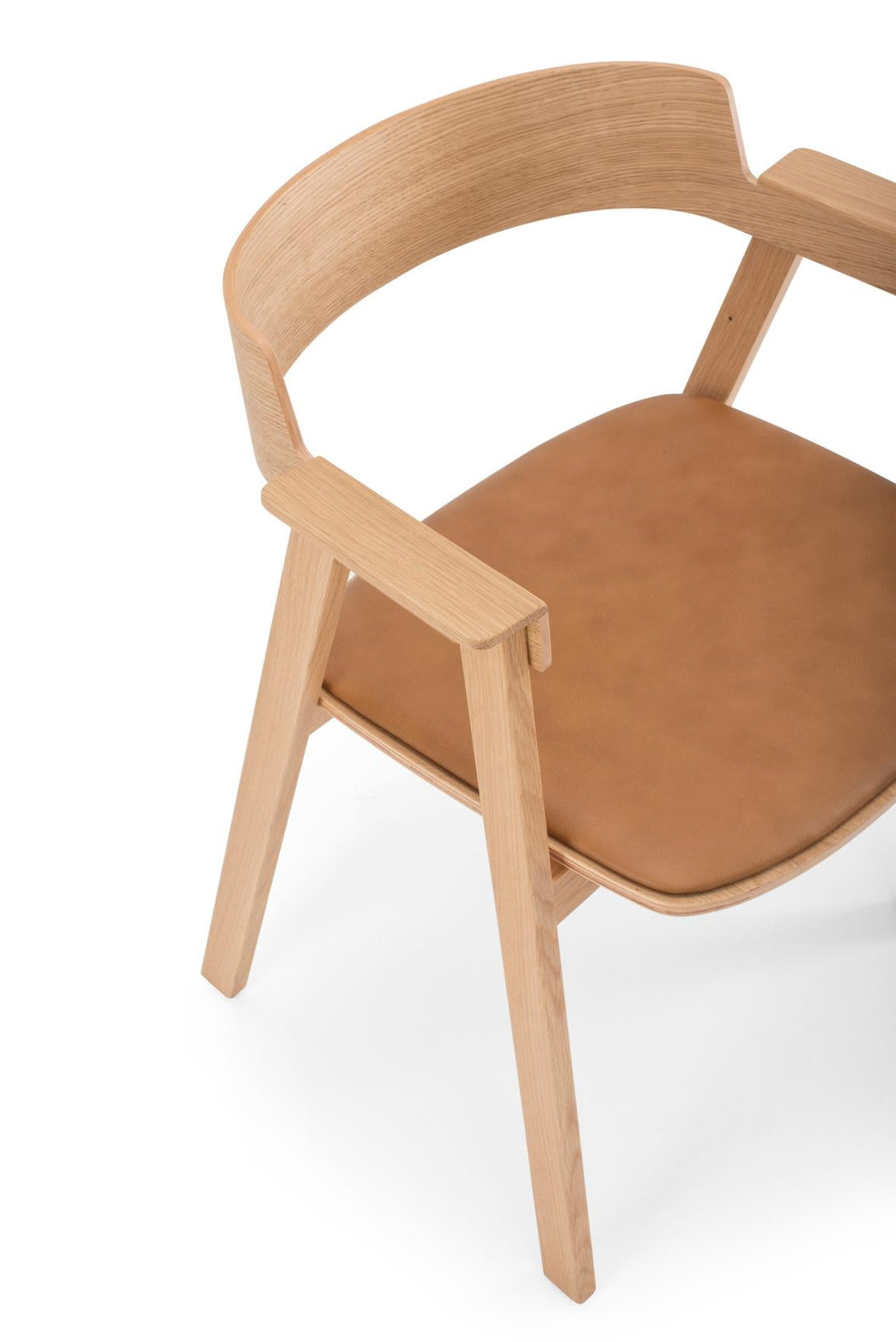 Chaise Gazzda Flip en chêne laqué avec accoudoirs pivotants et assise en cuir ou placage-04