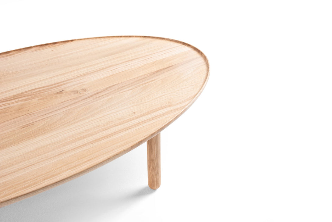 Table basse Gazzda Mu en chêne massif aux formes organiques et finition huilée-19