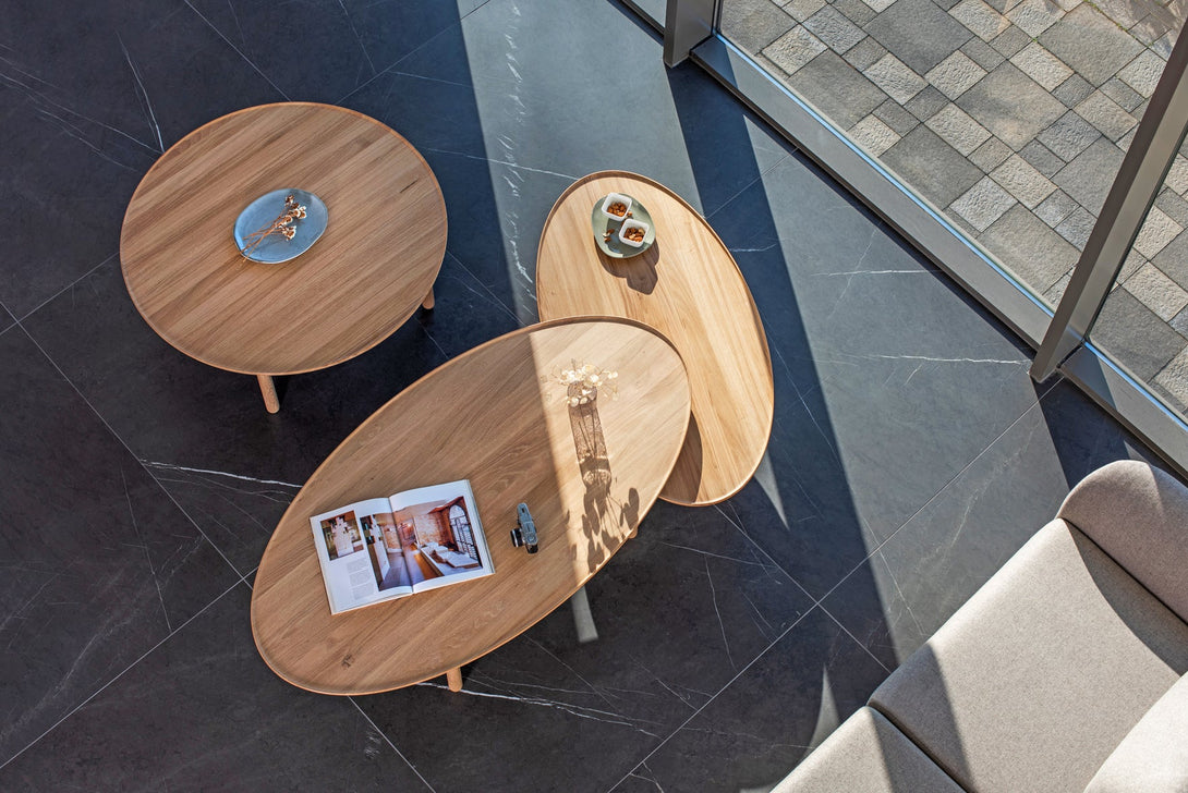 Table basse Gazzda Mu en chêne massif aux formes organiques et finition huilée-02