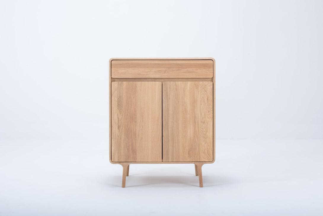 Armoire Gazzda Fawn en chêne ou noyer massif finition huilée avec bords arrondis-01