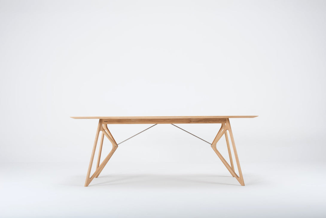 Table Gazzda Tink en chêne massif avec pieds fins et tiges en acier-12