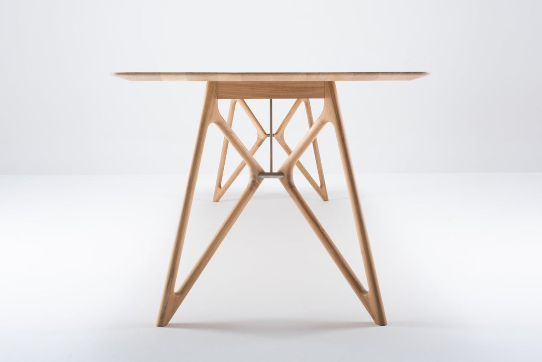 Table Gazzda Tink en chêne massif avec pieds fins et tiges en acier-21