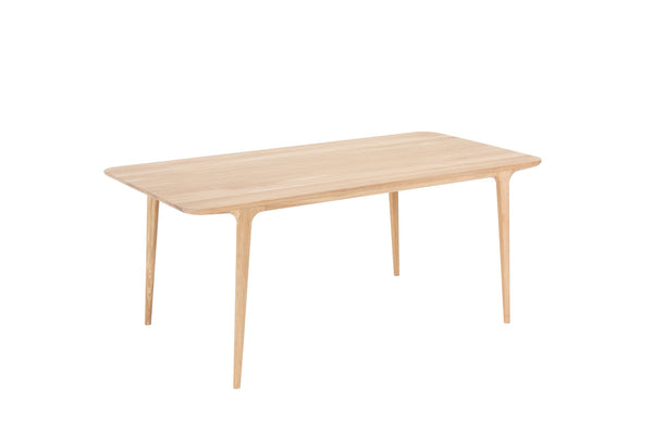 Table Gazzda Fawn en chêne ou noyer massif finition huilée White Oil ou Natural Oil